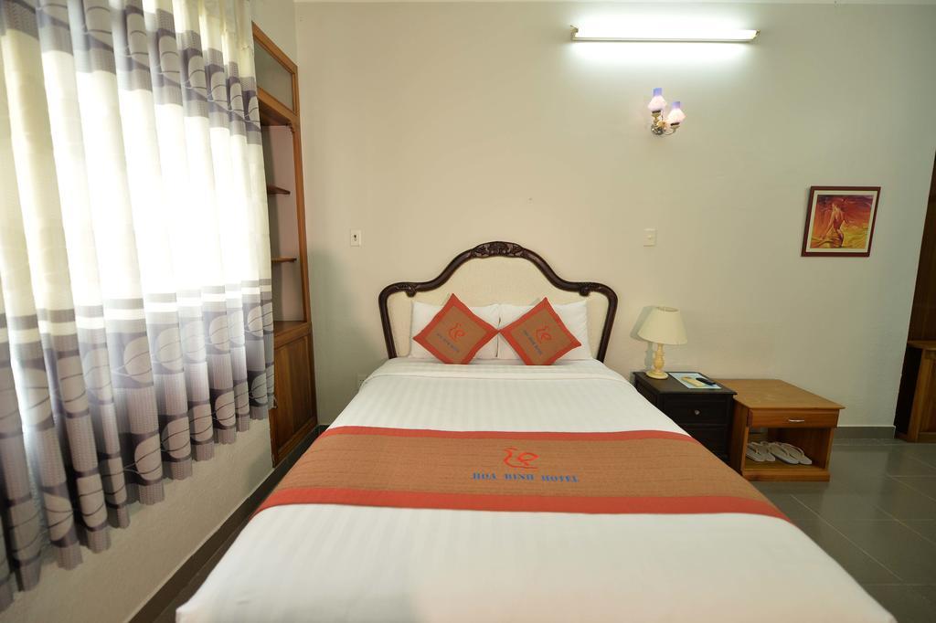 Hoa Binh 2 Hotel Long Xuyên エクステリア 写真