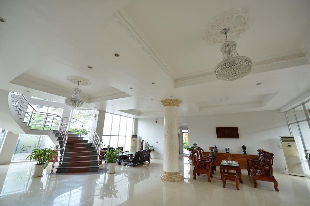 Hoa Binh 2 Hotel Long Xuyên エクステリア 写真