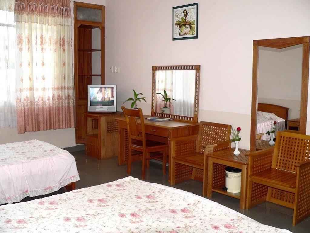 Hoa Binh 2 Hotel Long Xuyên エクステリア 写真